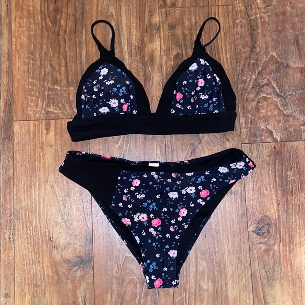 Flowery bathing suit